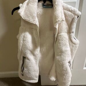 Free Country Women's Cream Teddy Vest Jacket